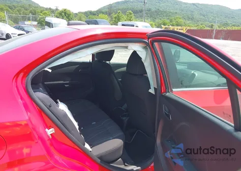 2015 Chevrolet Sonic Lt Auto z USA, uszkodzony, nr VIN 1G1JC5SG5F4144589